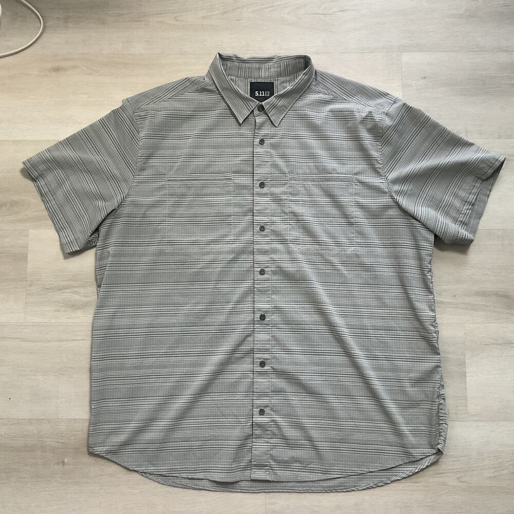 511 Plus Mens Button Up Collared Shirt Grey Plaid with Pockets 2XL lightweight